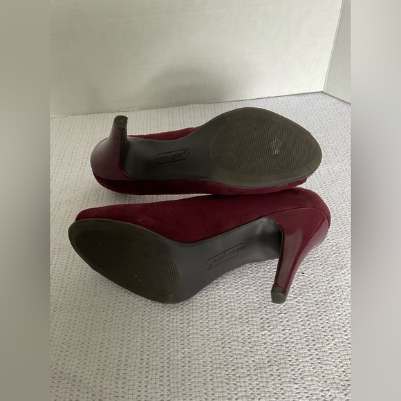 Andrew Geller Red Velvet Heels with Stiletto - Picture 3 of 7